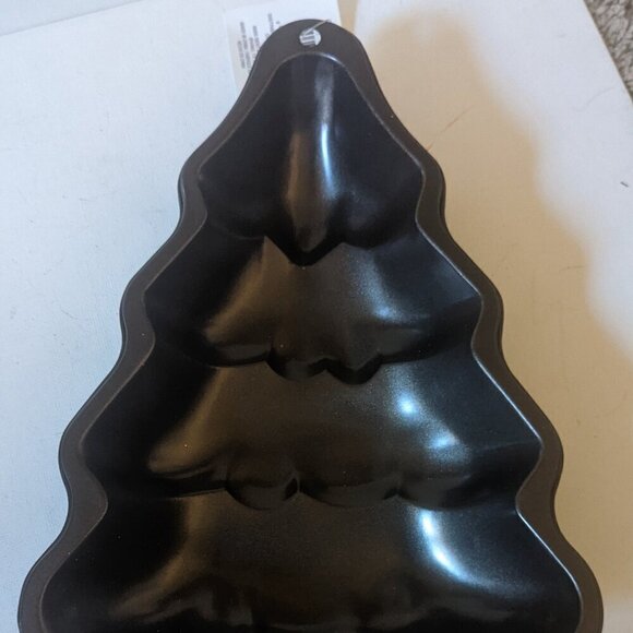 NWT Michael's Christmas Tree Cake Mold Holiday Kitchen Baking Decor Celebrate It - Picture 6 of 9